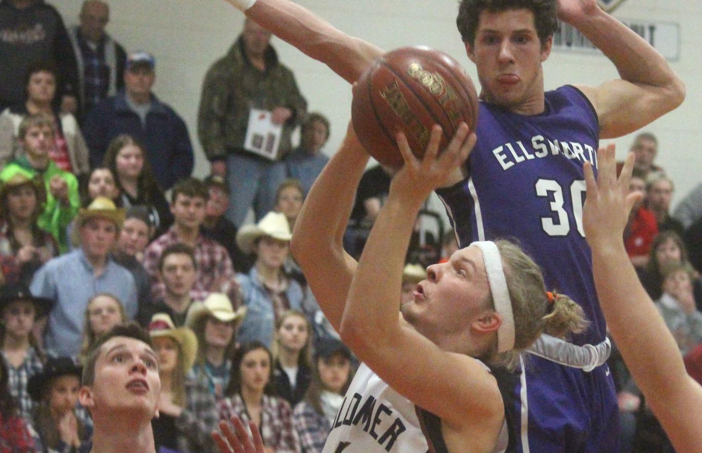 Ellsworth at Bloomer boys basketball 3-3-18